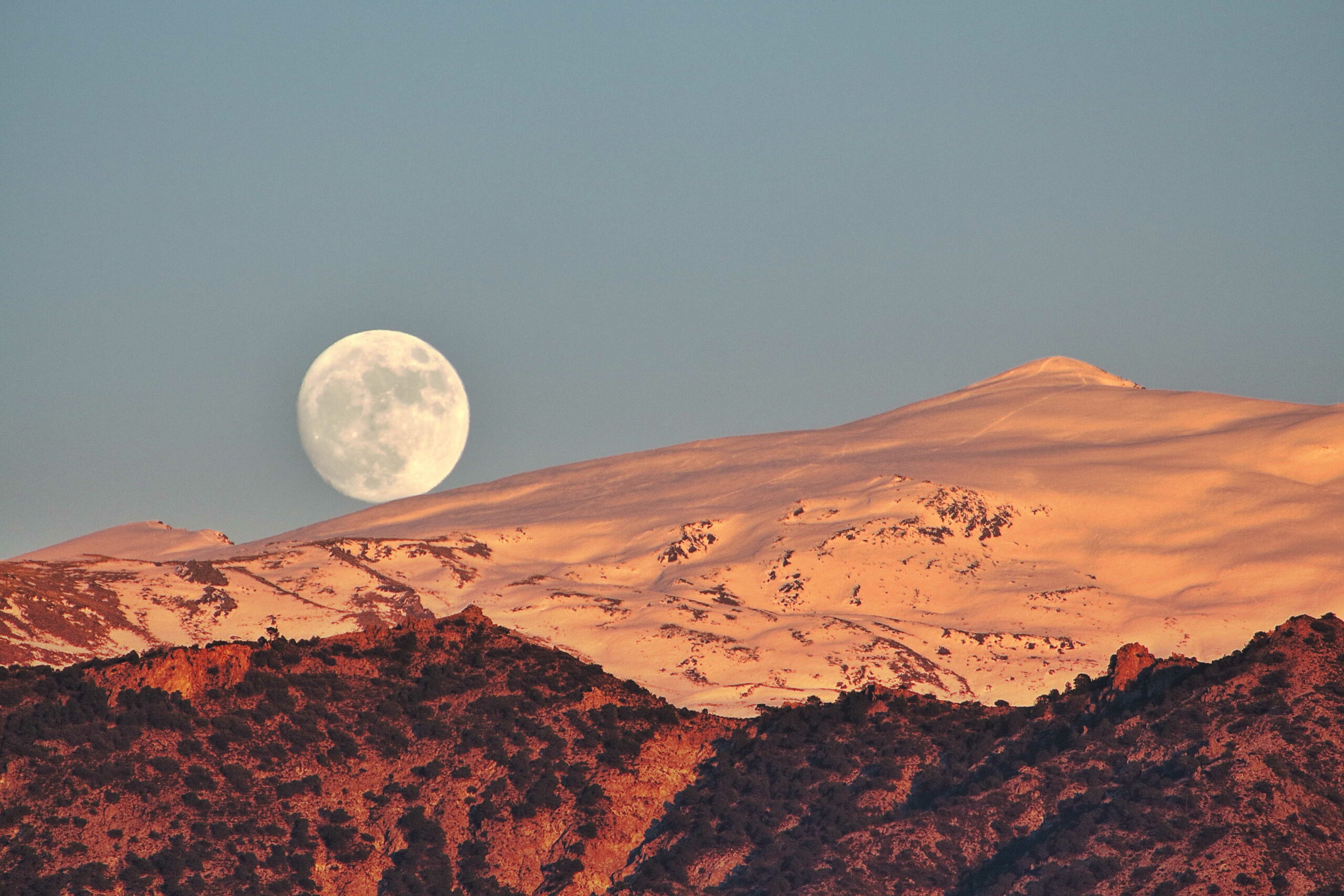 Descubre La Luna desde Sierra Nevada
