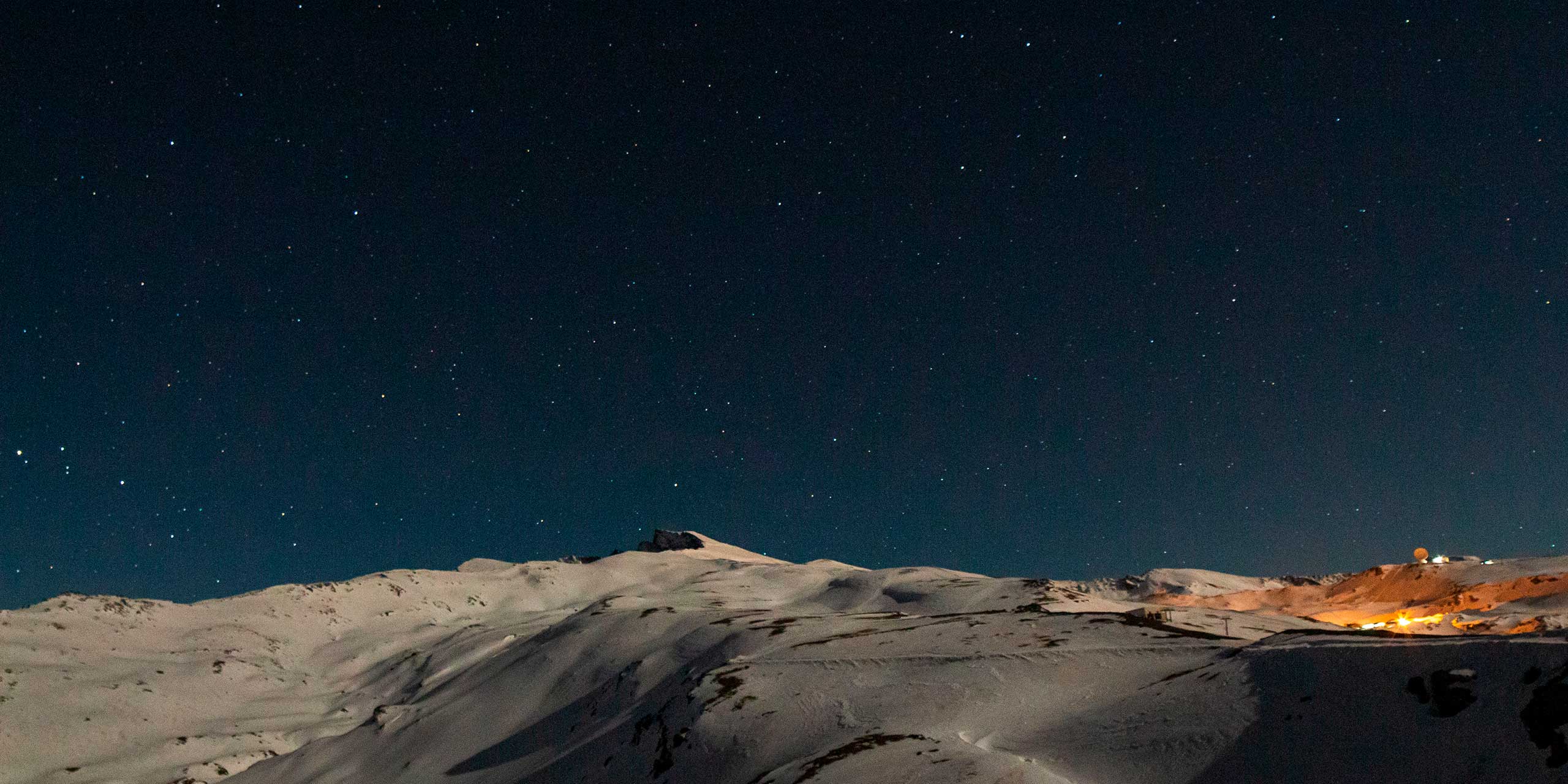 Las estrellas y la Luna desde Sierra Nevada